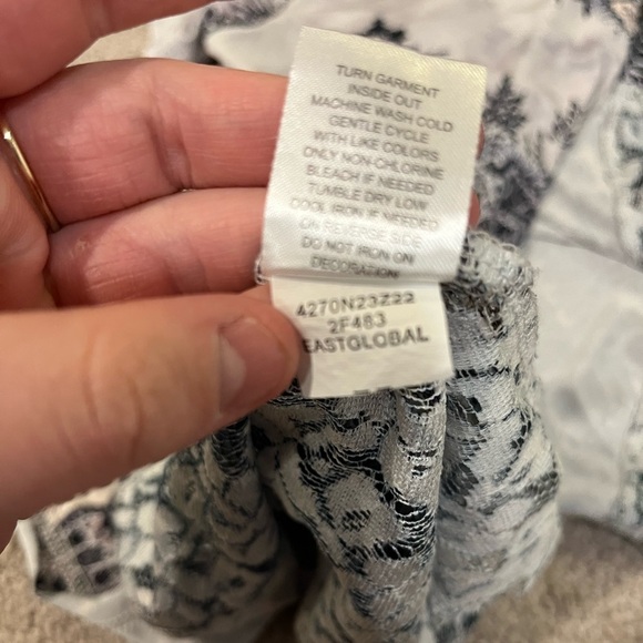 Unity World Wear Blouse - Picture 9 of 9